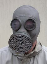 Vorschaubild für Datei:180px-1930s gas mask.jpg